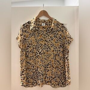 CAbi Animal Print Blouse Popover in cheetah | leopard print